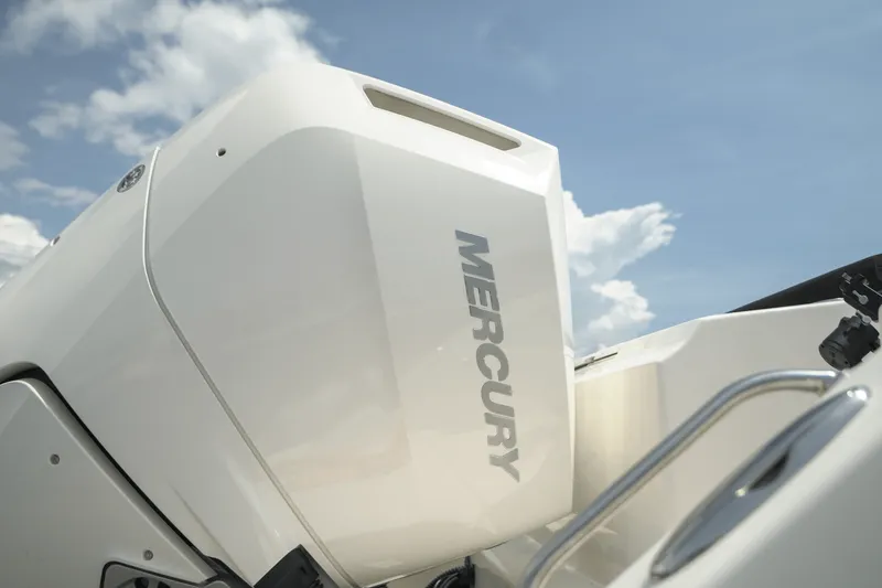 Slide: The Image of Boston Whaler 330 Outrage 2025 - 33