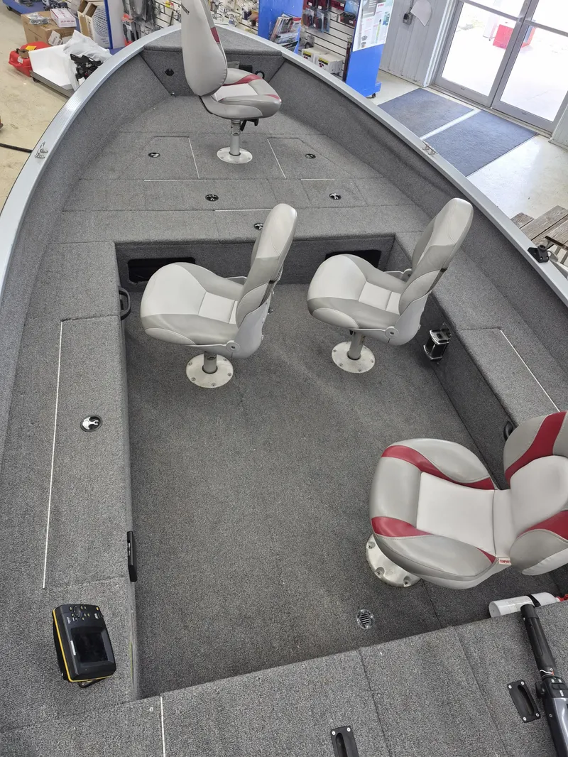 Slide: The Image of Alumacraft NAVIGATOR 175WAK 2011 - 2