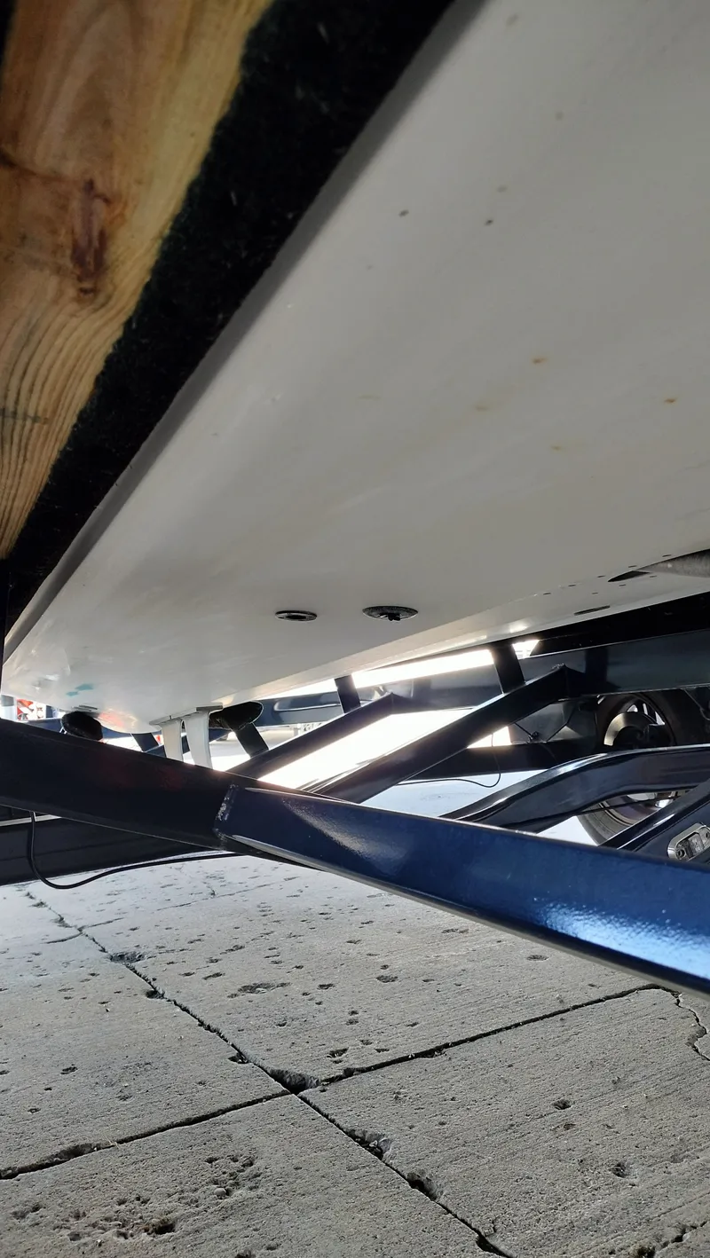 Slide: The Image of Malibu 21MLX 2019 - 1
