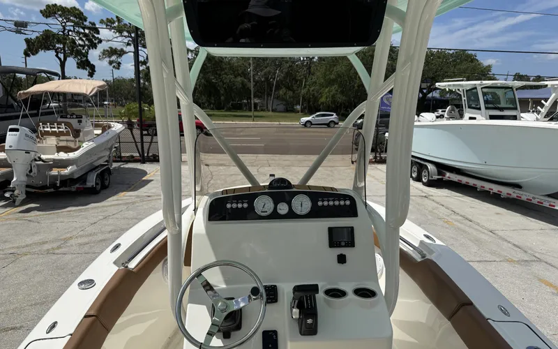 Slide: The Image of Pioneer 202 Sportfish 2025 - 3