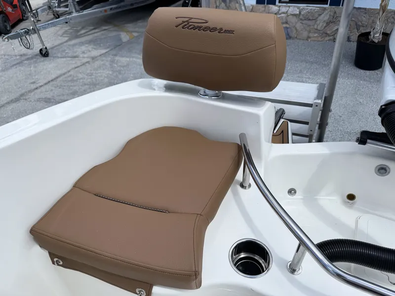 Slide: The Image of Pioneer 202 Sportfish 2025 - 22