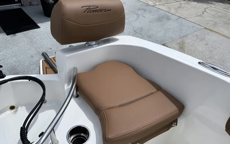 Slide: The Image of Pioneer 202 Sportfish 2025 - 2
