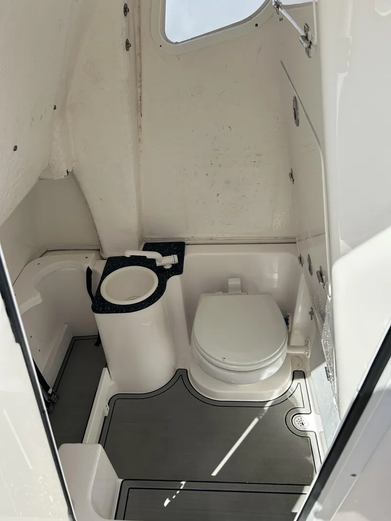 Slide: The Image of Sea Fox 268 commander 2022 - 10