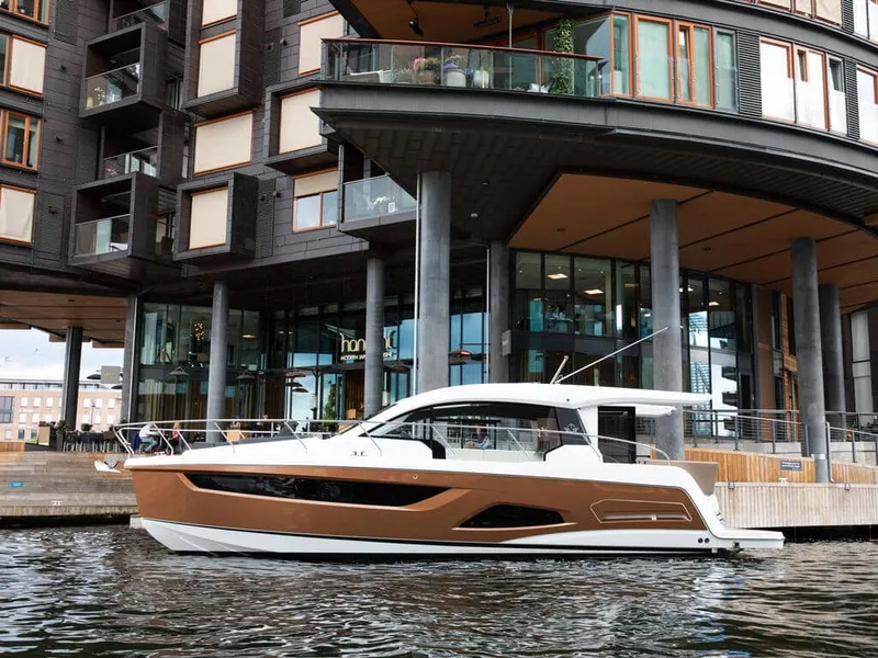 Slide: The Image of Sealine C390 2026 - 11