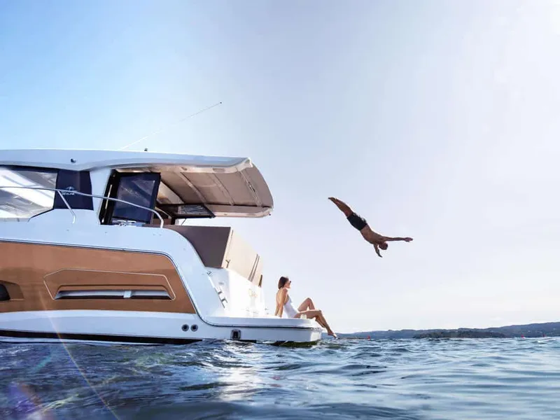 Slide: The Image of Sealine C390 2026 - 10