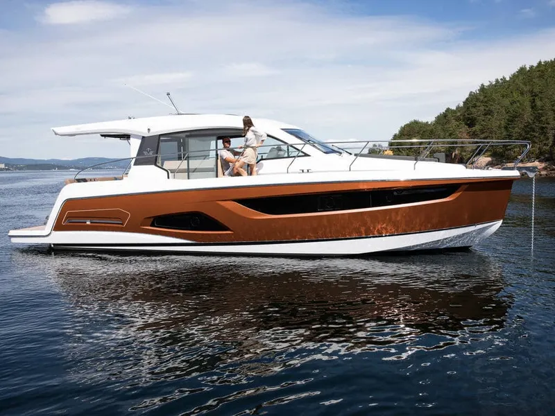 Slide: The Image of Sealine C390 2026 - 12