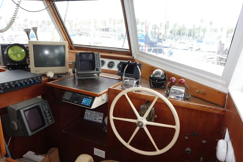 Slide: The Image of Pacifica 48 Sedan Sportfisher 1972 - 4