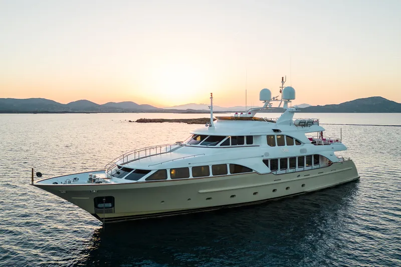 Slide: The Image of Benetti 120 2008 - 2