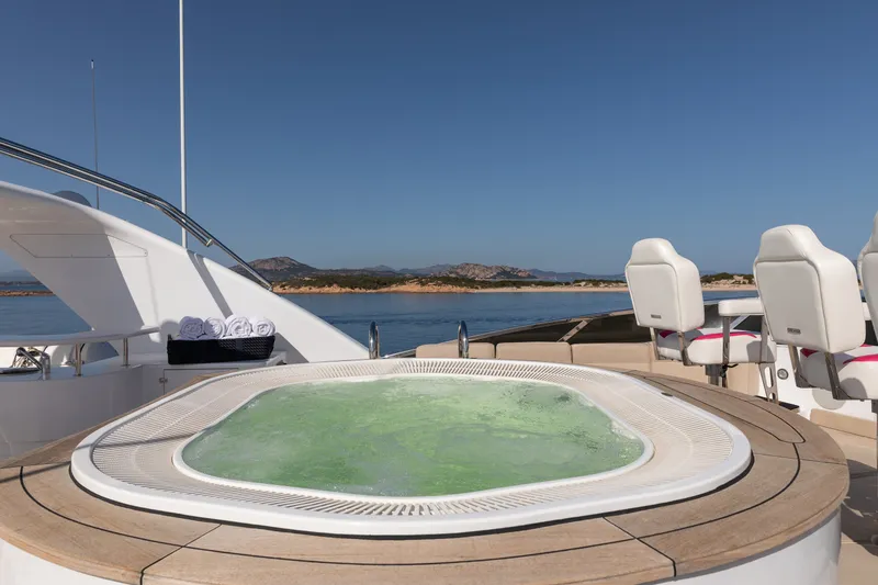 Slide: The Image of Benetti 120 2008 - 23