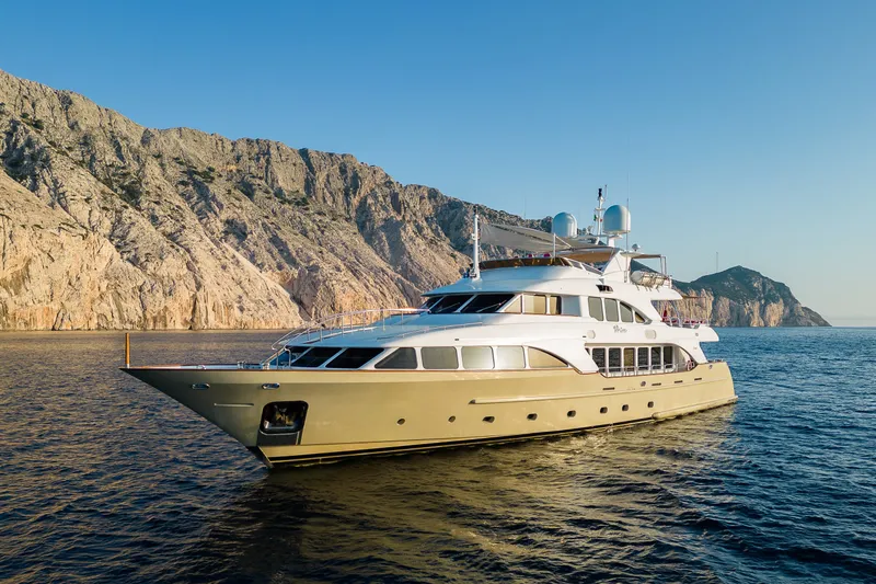 Slide: The Image of Benetti 120 2008 - 29