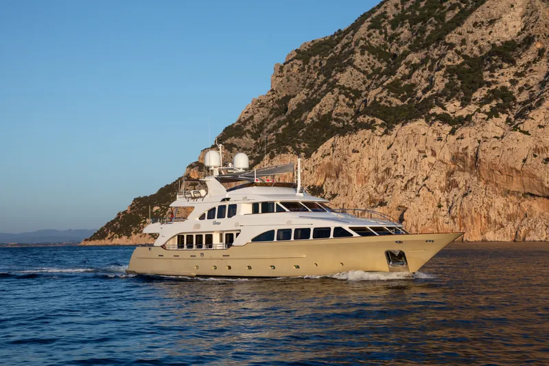 Slide: The Image of Benetti 120 2008 - 1