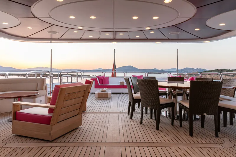 Slide: The Image of Benetti 120 2008 - 18