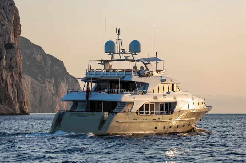 Slide: The Image of Benetti 120 2008 - 32
