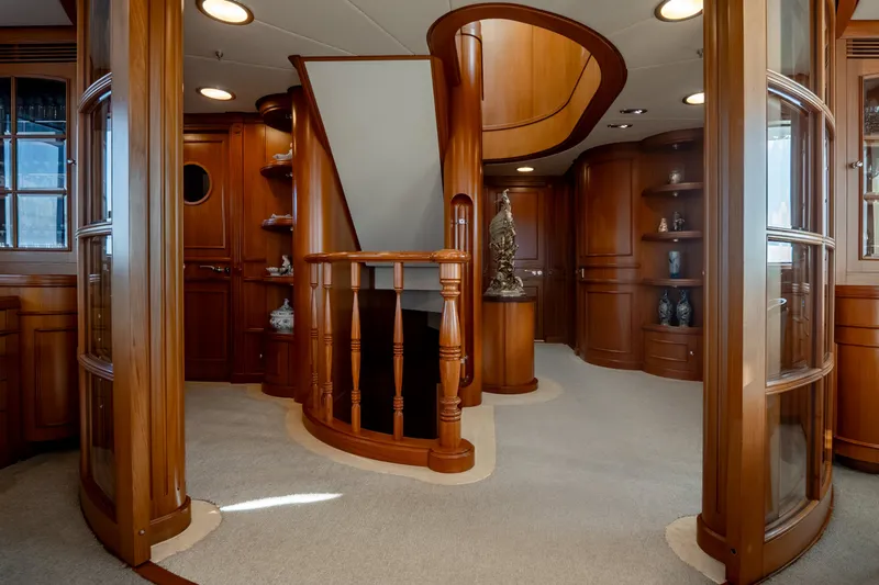 Slide: The Image of Royal Hakvoort Shipyard 111 2002 - 14