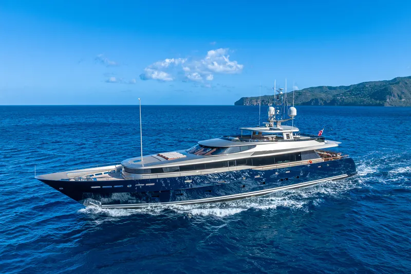 Slide: The Image of Sunseeker 131 2013 - 15