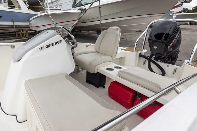 Slide: The Image of Boston Whaler 16 SUPER SPORT 2021 - 10