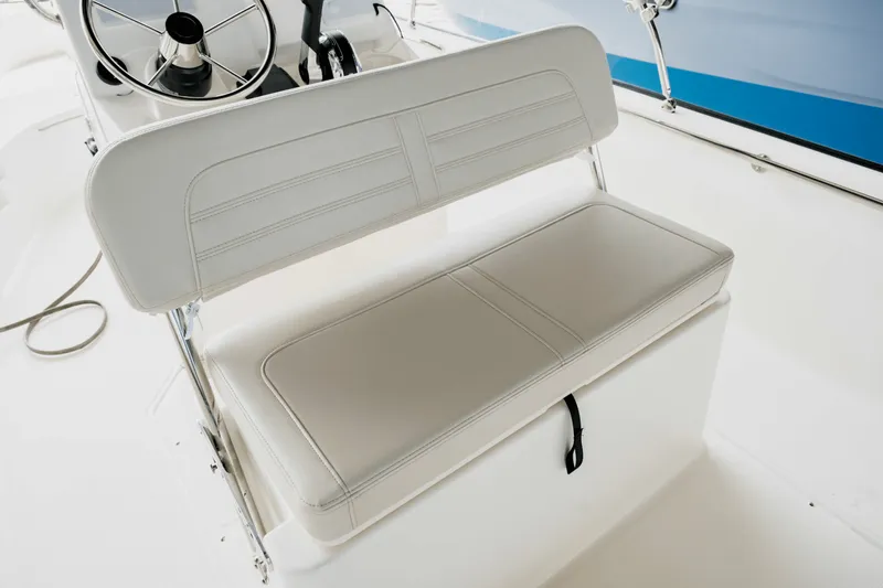 Slide: The Image of Boston Whaler 170 Montauk 2025 - 8