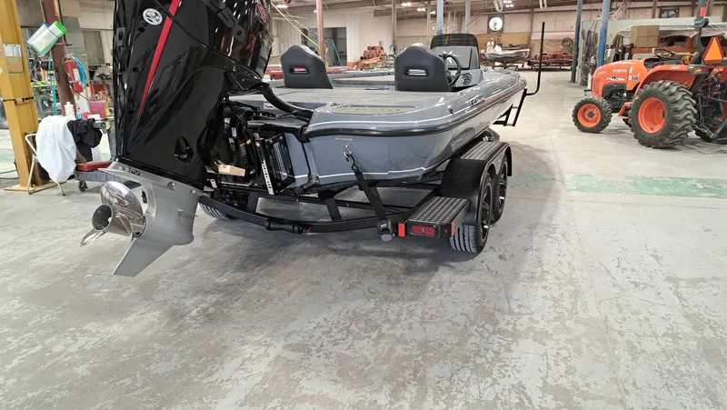 Slide: The Image of Falcon Boats 21TE 2025 - 4