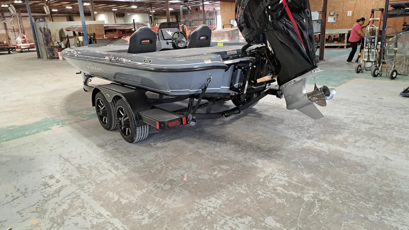Slide: The Image of Falcon Boats 21TE 2025 - 3