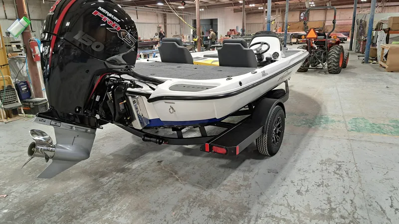 Slide: The Image of Falcon Boats 18 Freedom 2025 - 12