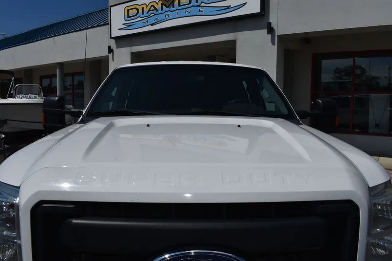 Slide: The Image of Ford F-250 XLT 2015 - 13