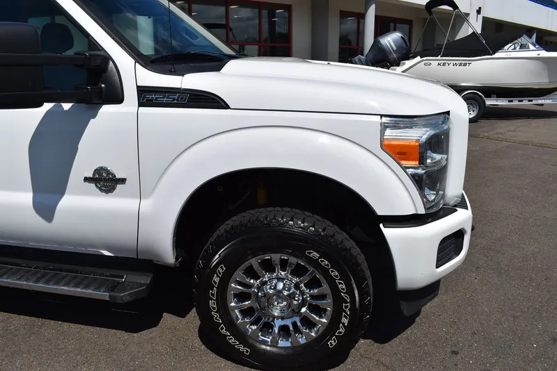 Slide: The Image of Ford F-250 XLT 2015 - 14