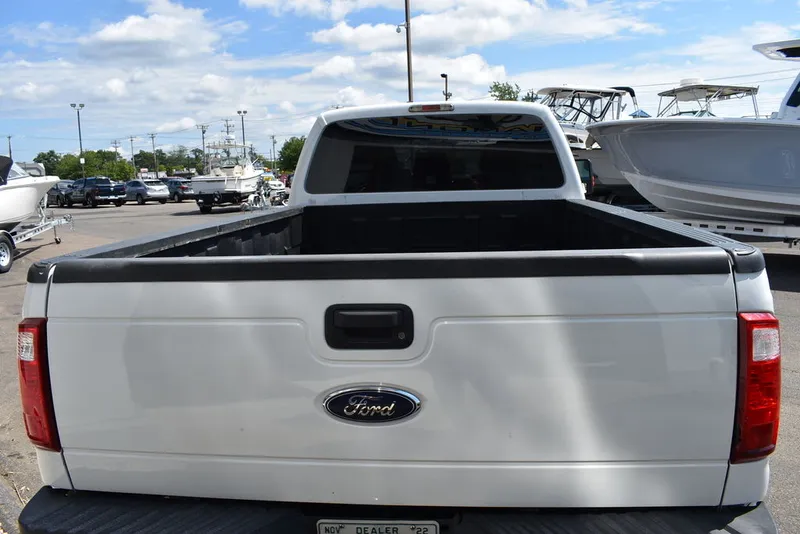 Slide: The Image of Ford F-250 XLT 2015 - 17