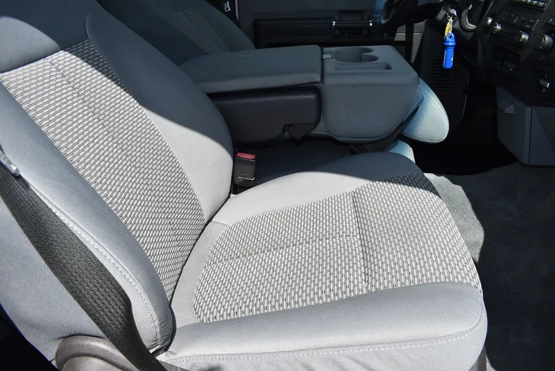 Slide: The Image of Ford F-250 XLT 2015 - 19