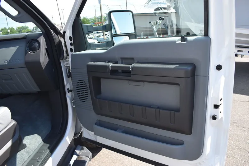 Slide: The Image of Ford F-250 XLT 2015 - 21