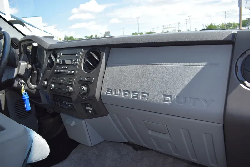 Slide: The Image of Ford F-250 XLT 2015 - 22