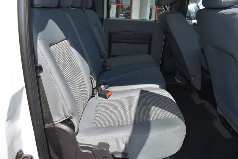 Slide: The Image of Ford F-250 XLT 2015 - 24