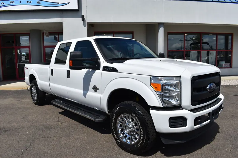 Slide: The Image of Ford F-250 XLT 2015 - 3