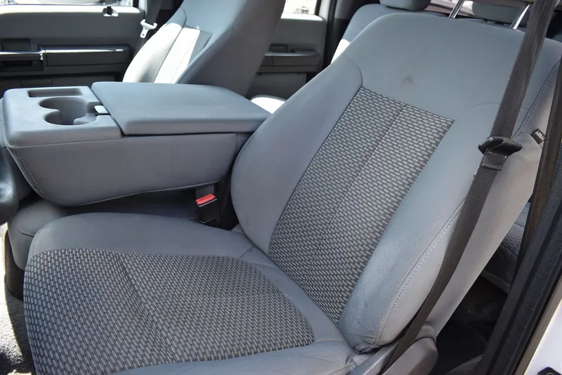 Slide: The Image of Ford F-250 XLT 2015 - 31