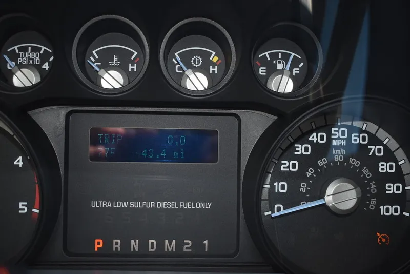 Slide: The Image of Ford F-250 XLT 2015 - 32