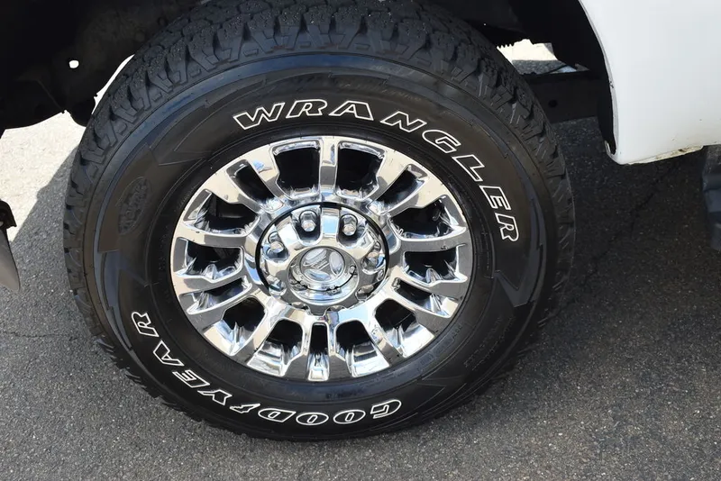 Slide: The Image of Ford F-250 XLT 2015 - 34