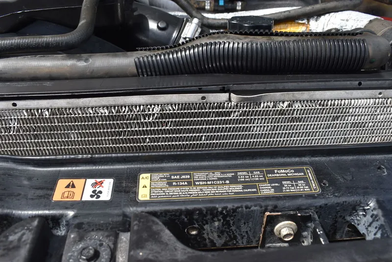 Slide: The Image of Ford F-250 XLT 2015 - 39