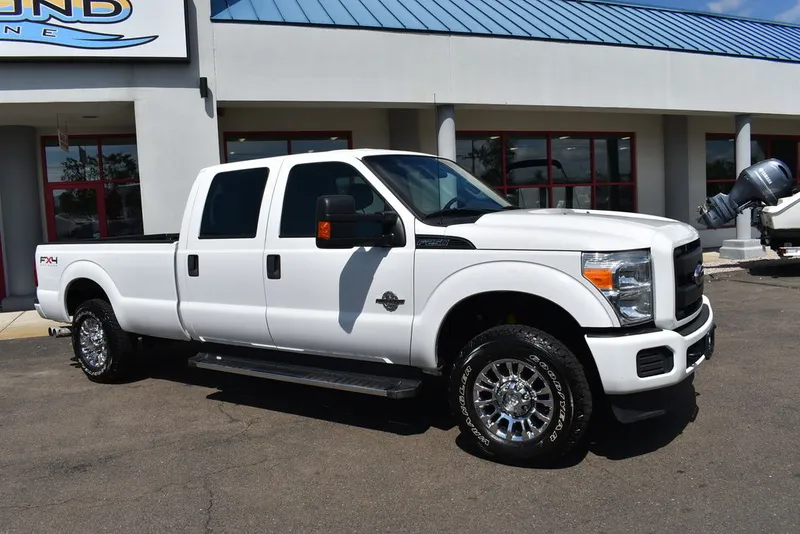 Slide: The Image of Ford F-250 XLT 2015 - 4