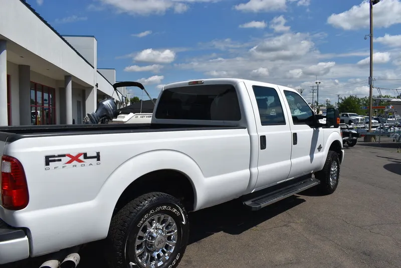 Slide: The Image of Ford F-250 XLT 2015 - 7