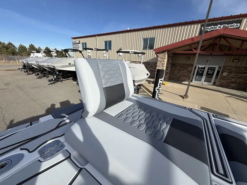 Slide: The Image of Malibu 24 MXZ 2026 - 31