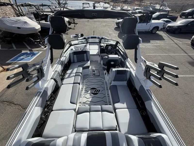 Slide: The Image of Malibu 24 MXZ 2026 - 12