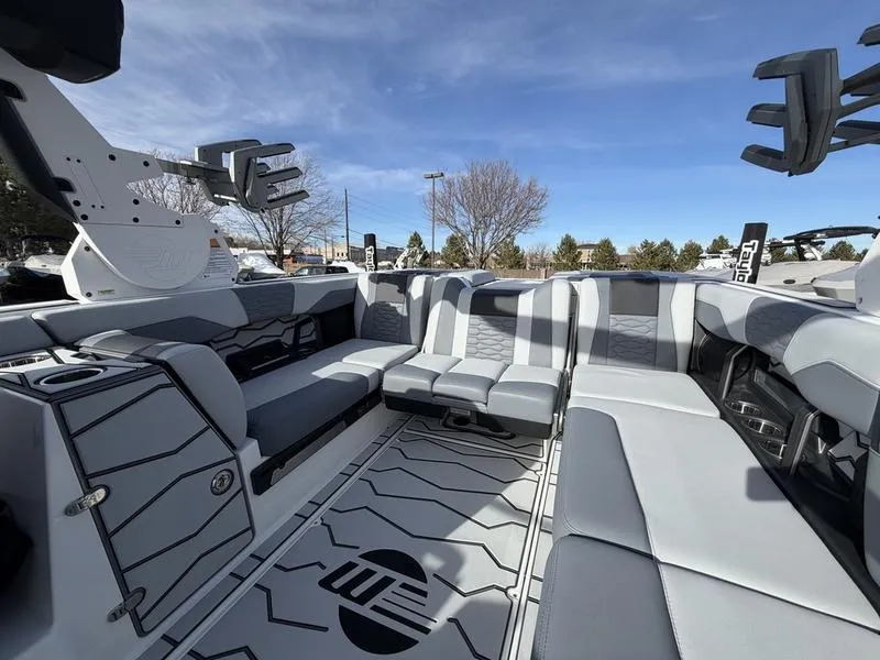 Slide: The Image of Malibu 24 MXZ 2026 - 28