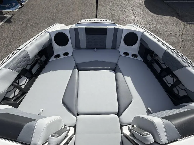 Slide: The Image of Malibu 24 MXZ 2026 - 19