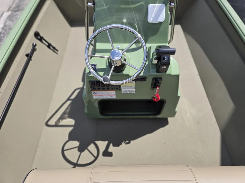Slide: The Image of SeaArk SHADOW 20T CC 2026 - 4