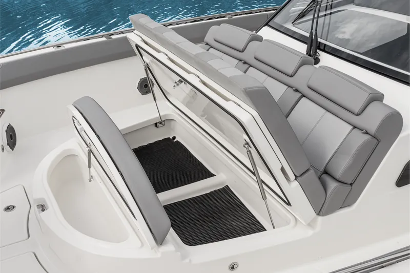 Slide: The Image of Boston Whaler 420 Outrage 2027 - 3