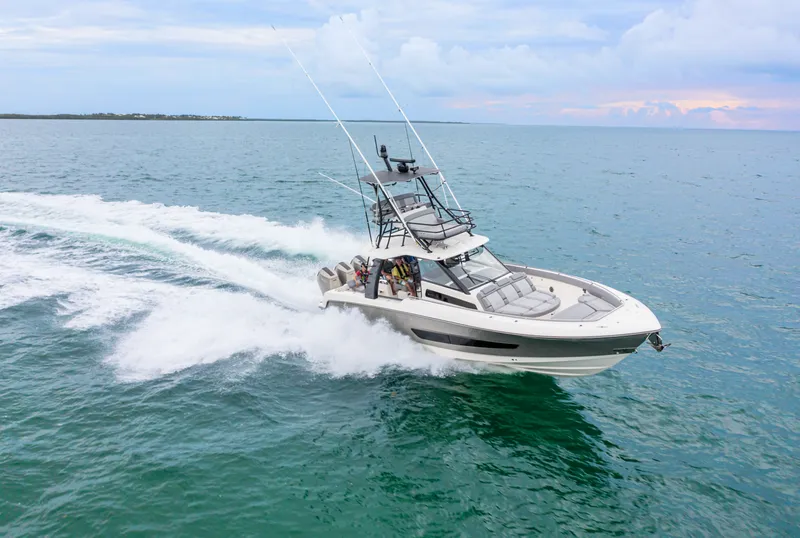Slide: The Image of Boston Whaler 420 Outrage 2027 - 0