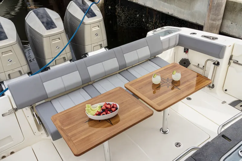 Slide: The Image of Boston Whaler 420 Outrage 2027 - 5