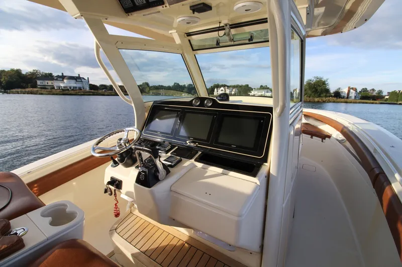 Slide: The Image of Scout Boats 350 LXF 2015 - 16