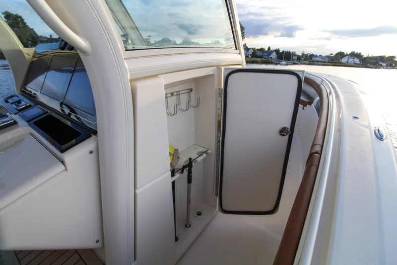 Slide: The Image of Scout Boats 350 LXF 2015 - 36