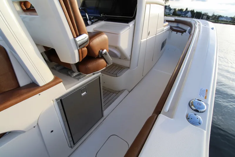 Slide: The Image of Scout Boats 350 LXF 2015 - 11