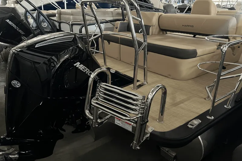 Slide: The Image of Harris 230 Sunliner 2025 - 16